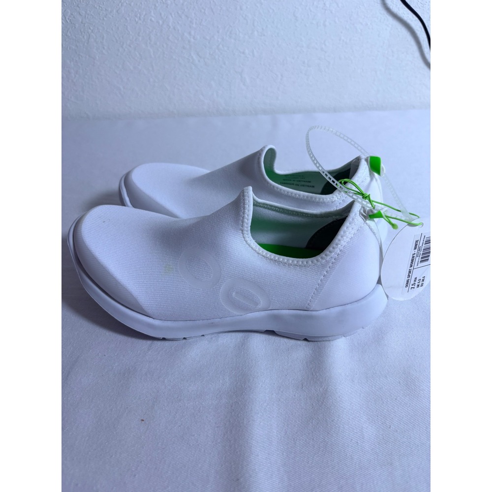 OOFOS OOMG Sport 7.5 White New Recovery Slip On Sneaker 5075